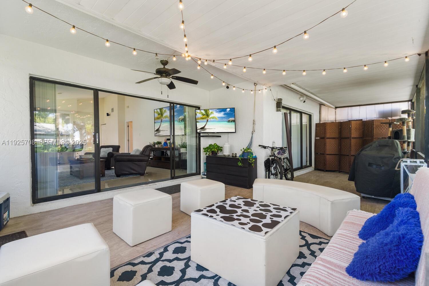 VILLAS AT BONAVENTURE IN - Residential