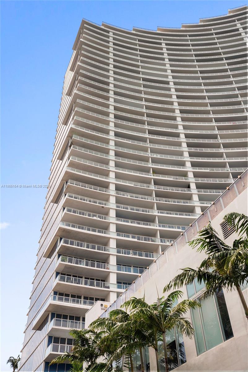 PARAMOUNT BAY CONDO - Residential