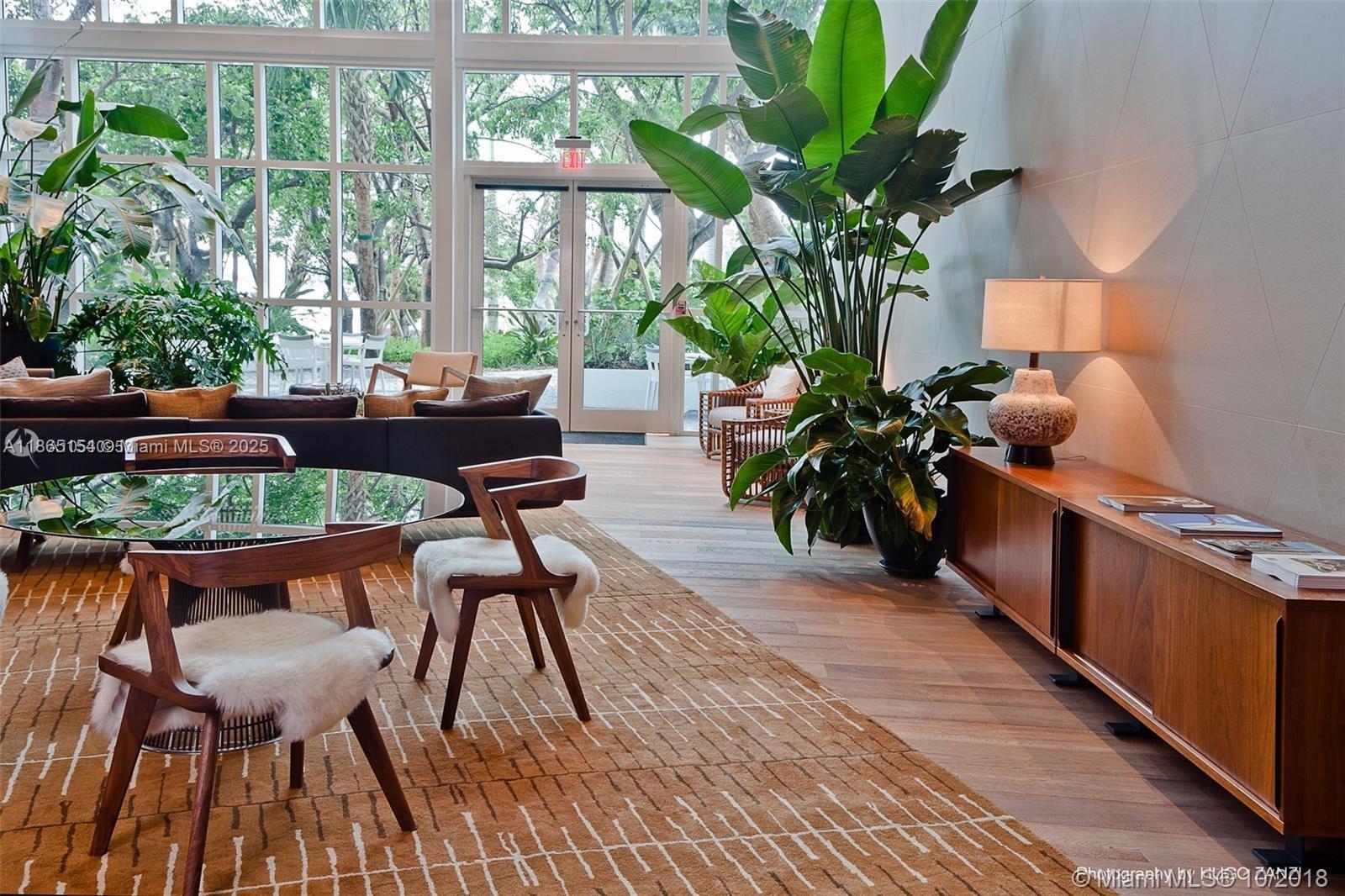 PARAMOUNT BAY CONDO - Residential