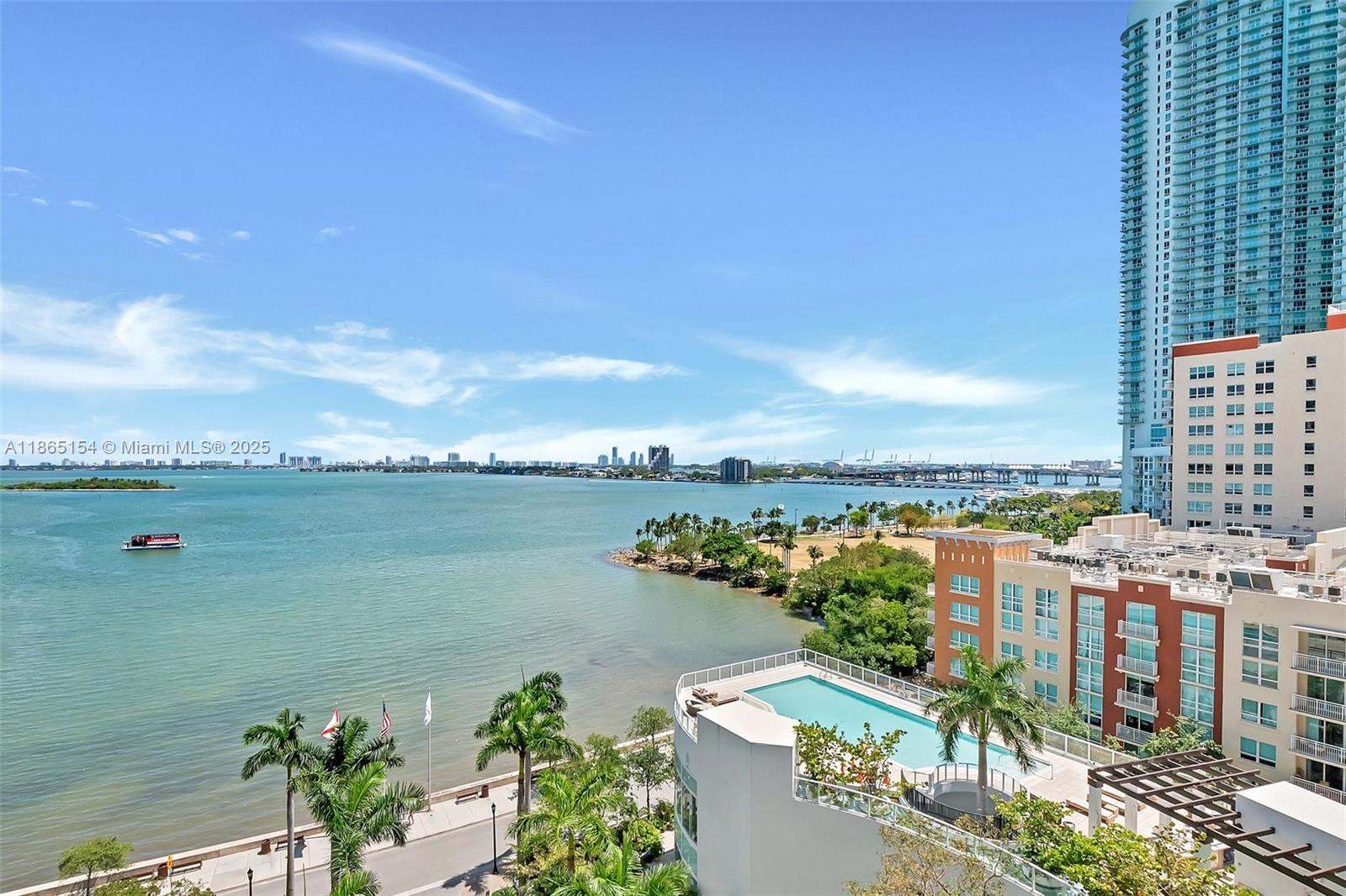 PARAMOUNT BAY CONDO - Residential