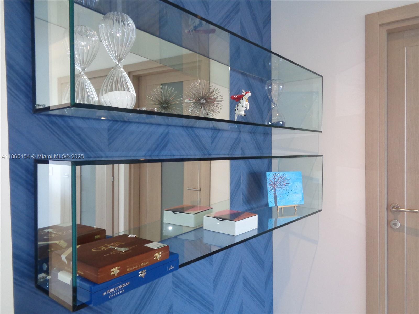 PARAMOUNT BAY CONDO - Residential