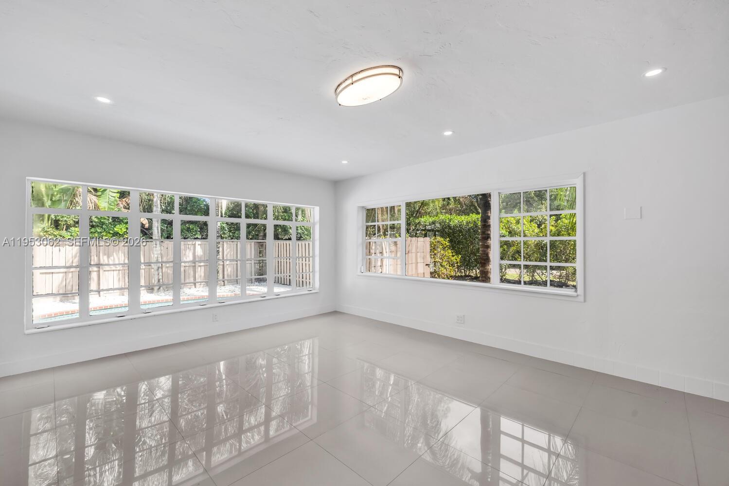 BISCAYNE LAWN AMD PLAT - Residential Income