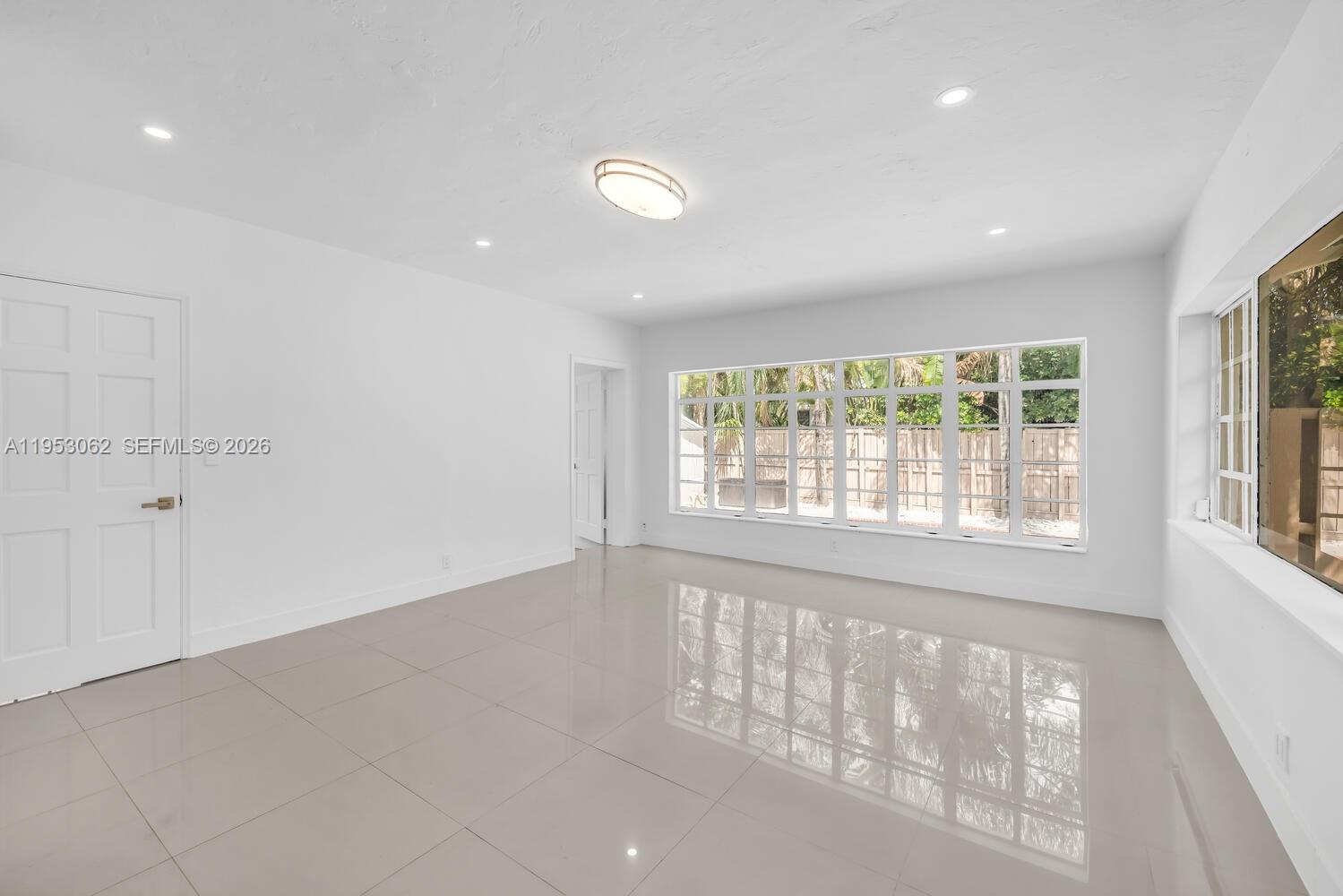 BISCAYNE LAWN AMD PLAT - Residential Income