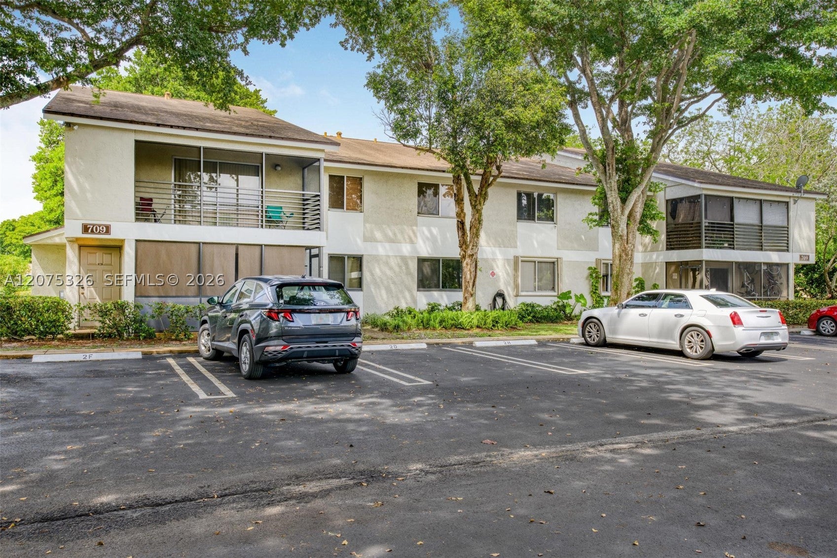 709 Gardens Dr 101