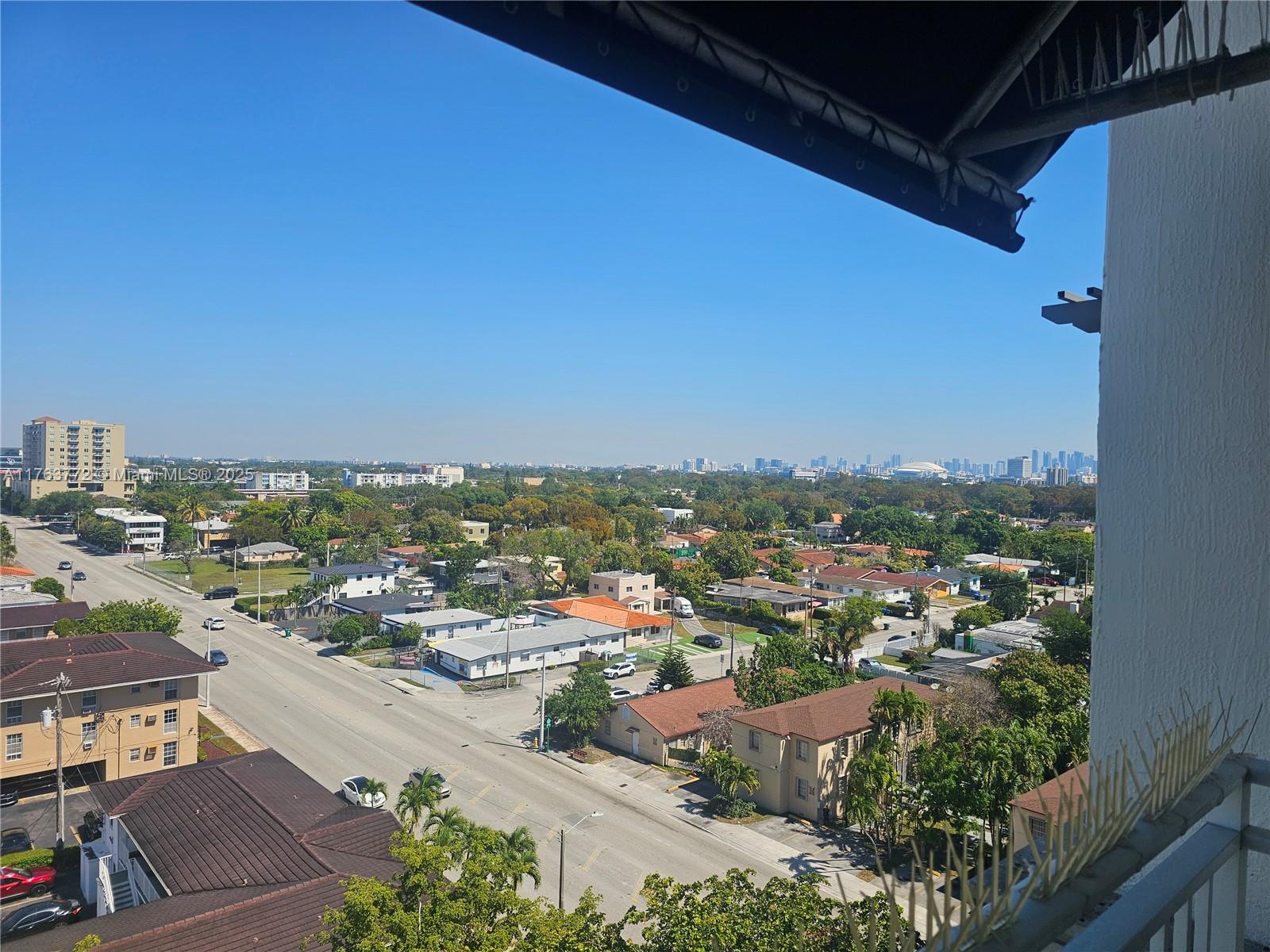 DOUGLAS GRAND CONDO - Residential
