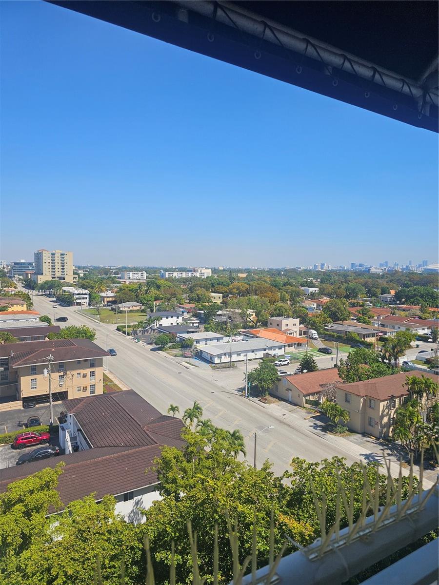 DOUGLAS GRAND CONDO - Residential