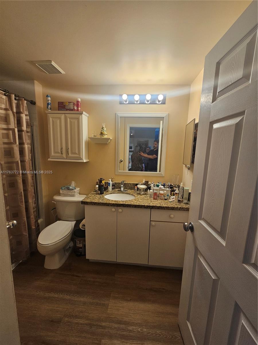 DOUGLAS GRAND CONDO - Residential