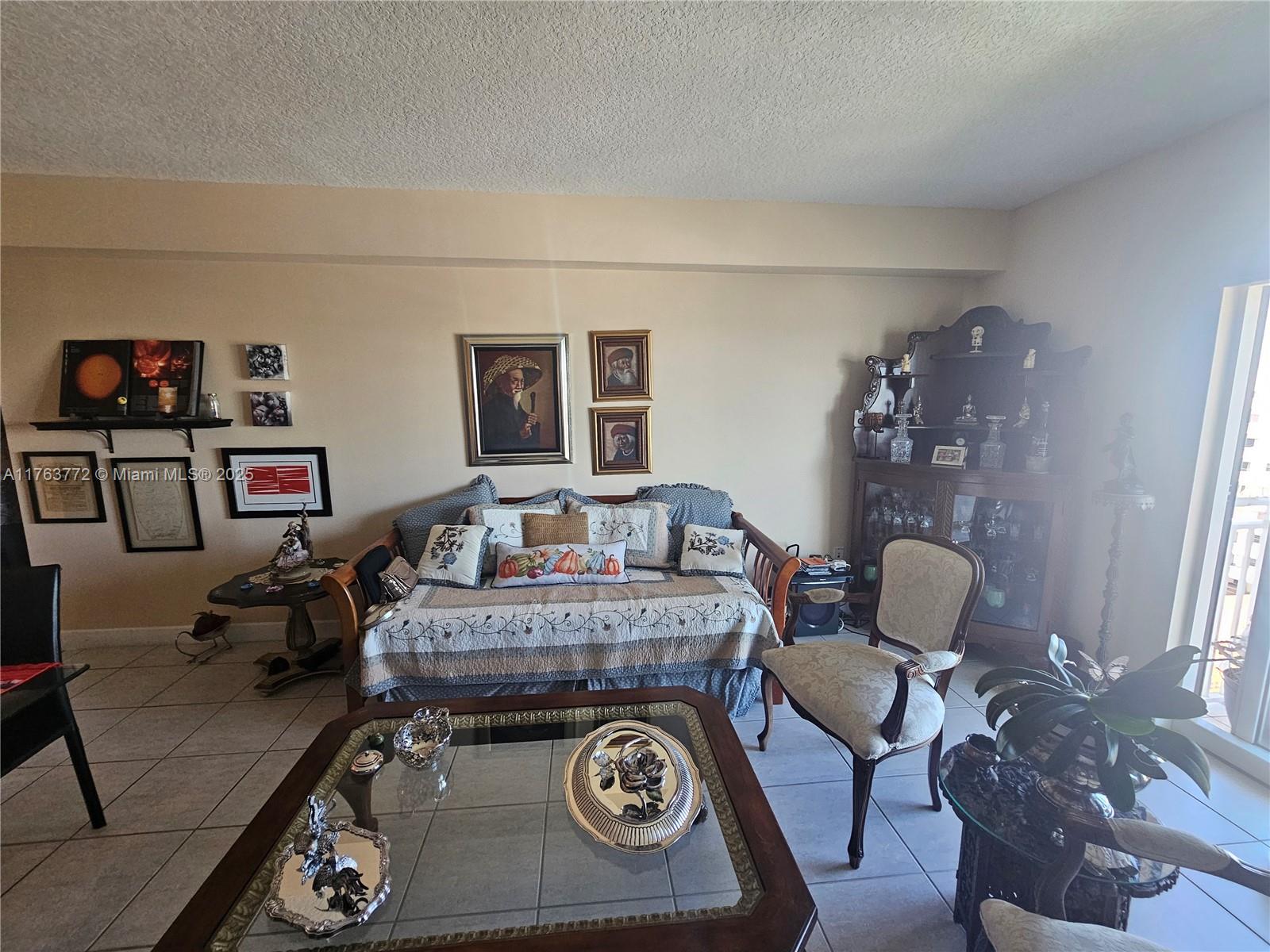 DOUGLAS GRAND CONDO - Residential