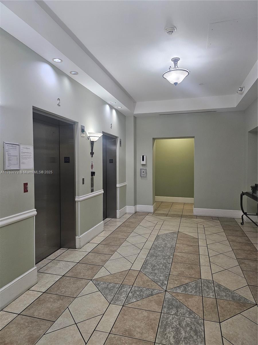 DOUGLAS GRAND CONDO - Residential