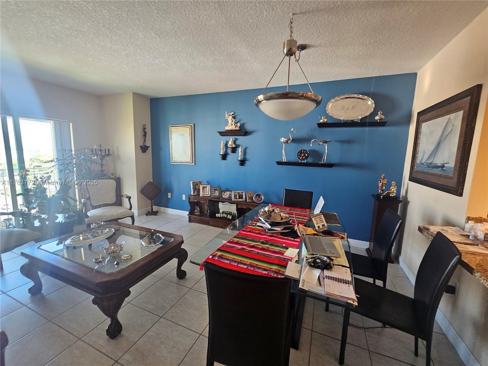 DOUGLAS GRAND CONDO - Residential