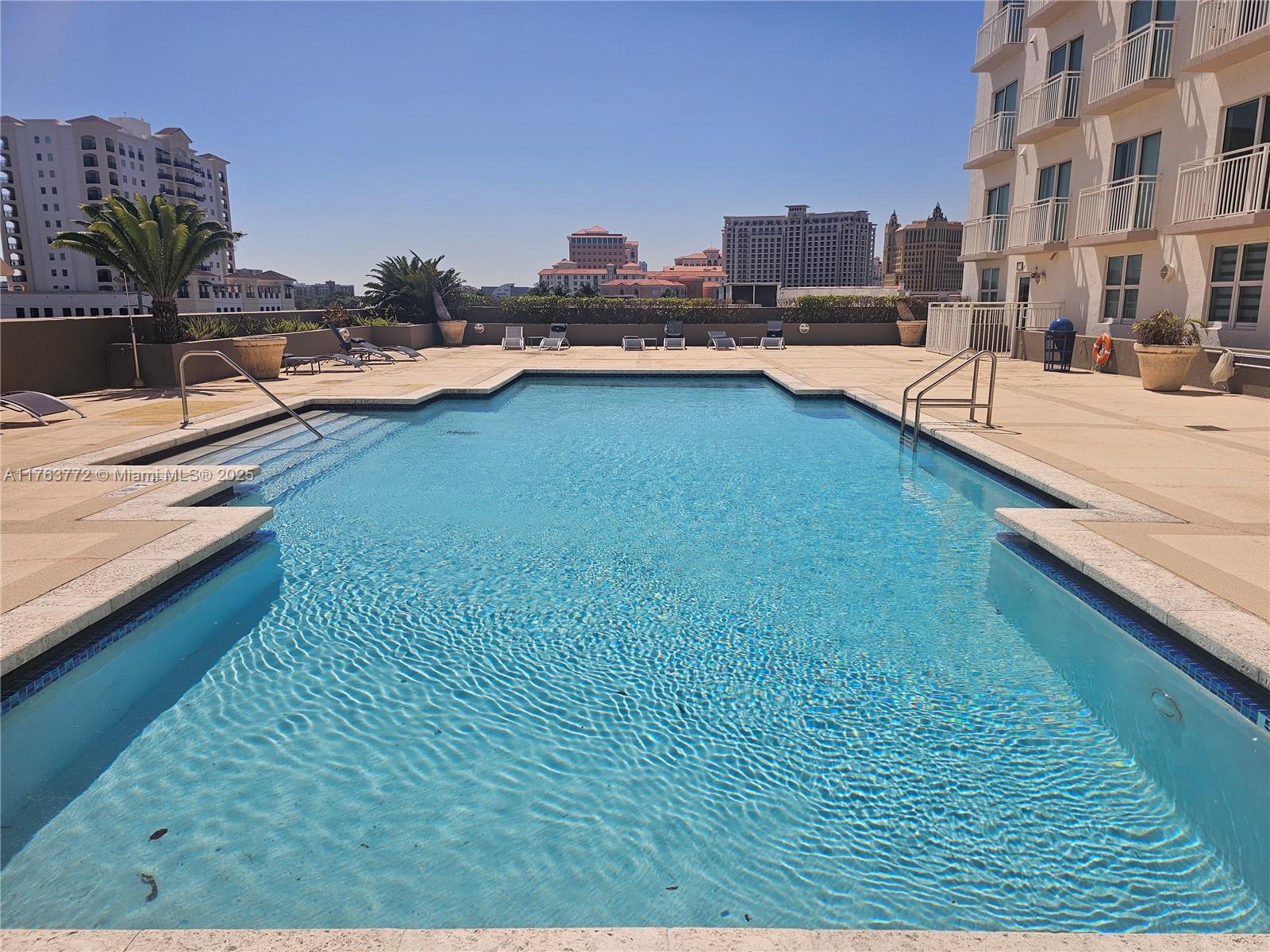 DOUGLAS GRAND CONDO - Residential