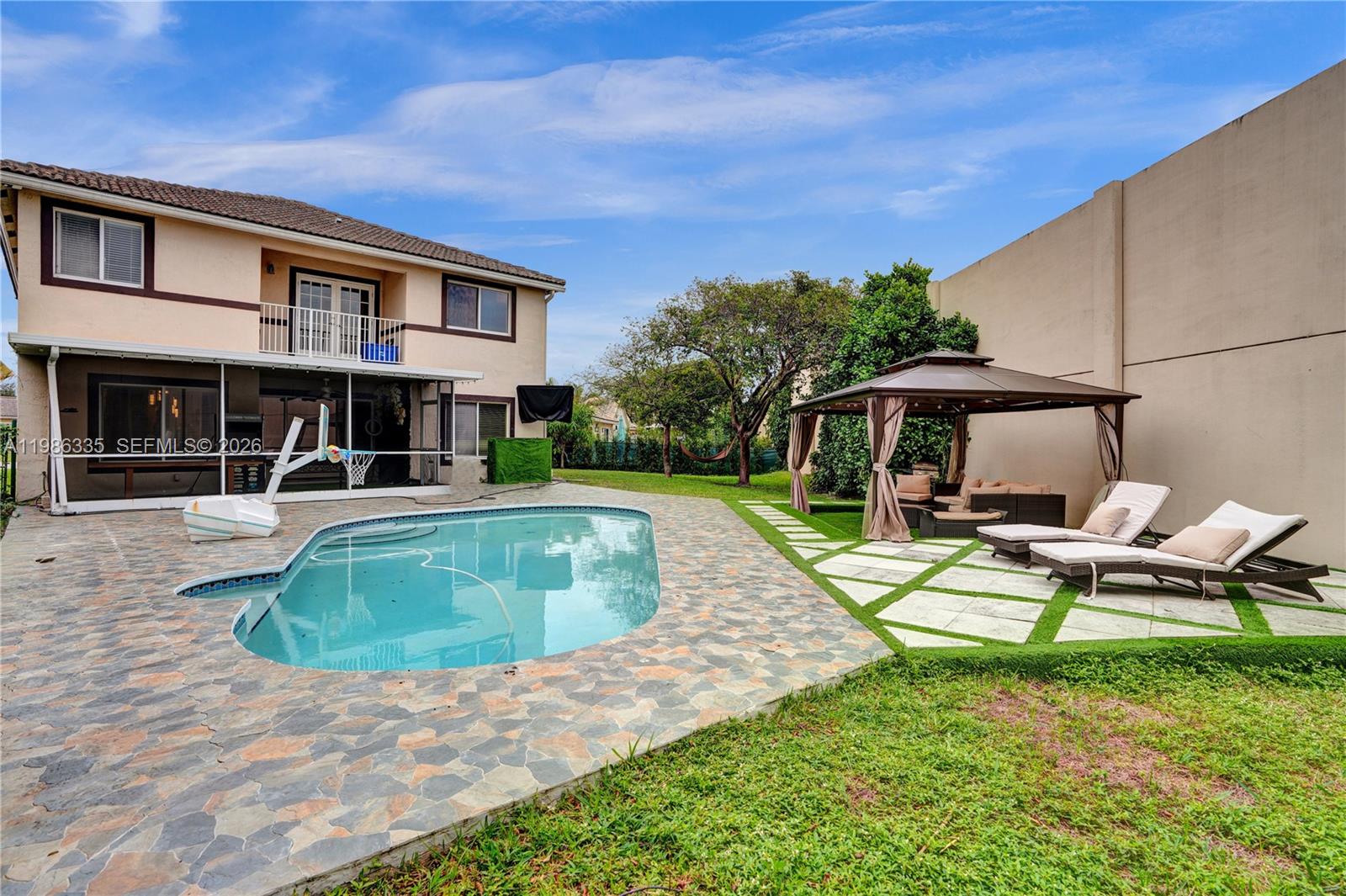 COCOBAY - Residential