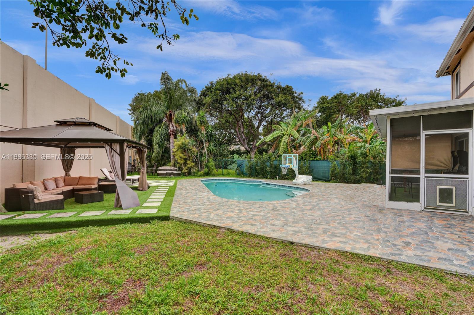 COCOBAY - Residential