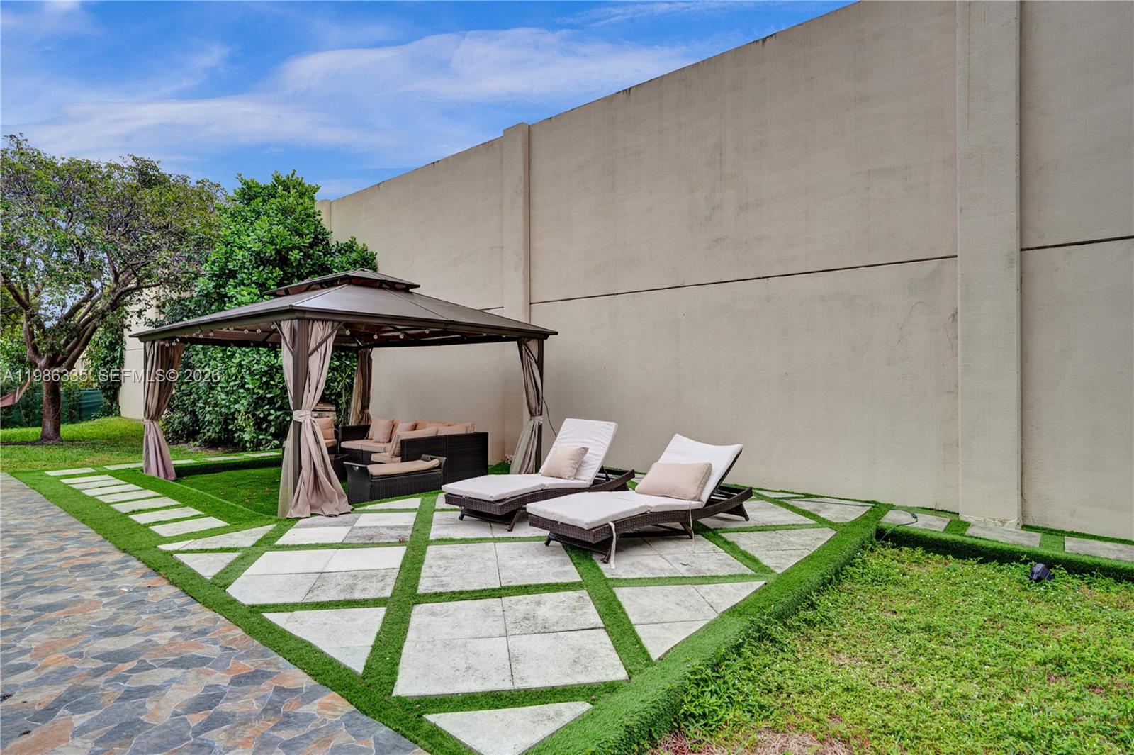 COCOBAY - Residential