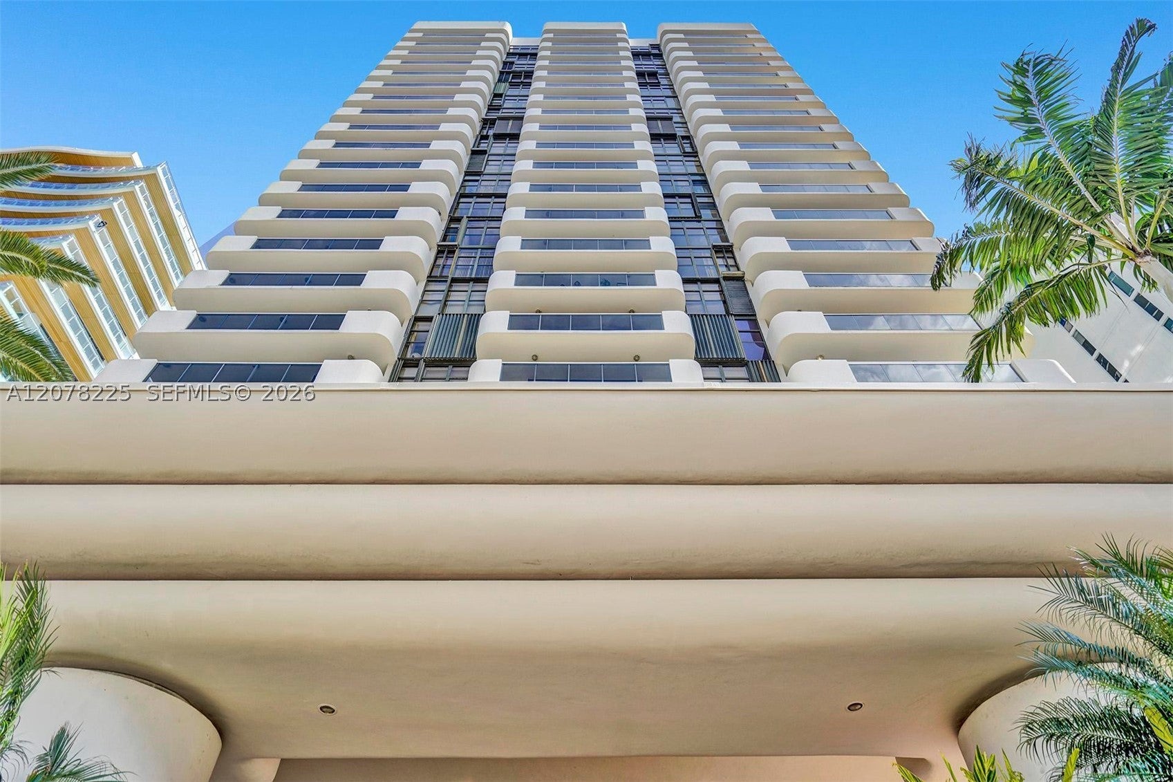 5757 Collins Ave 2004