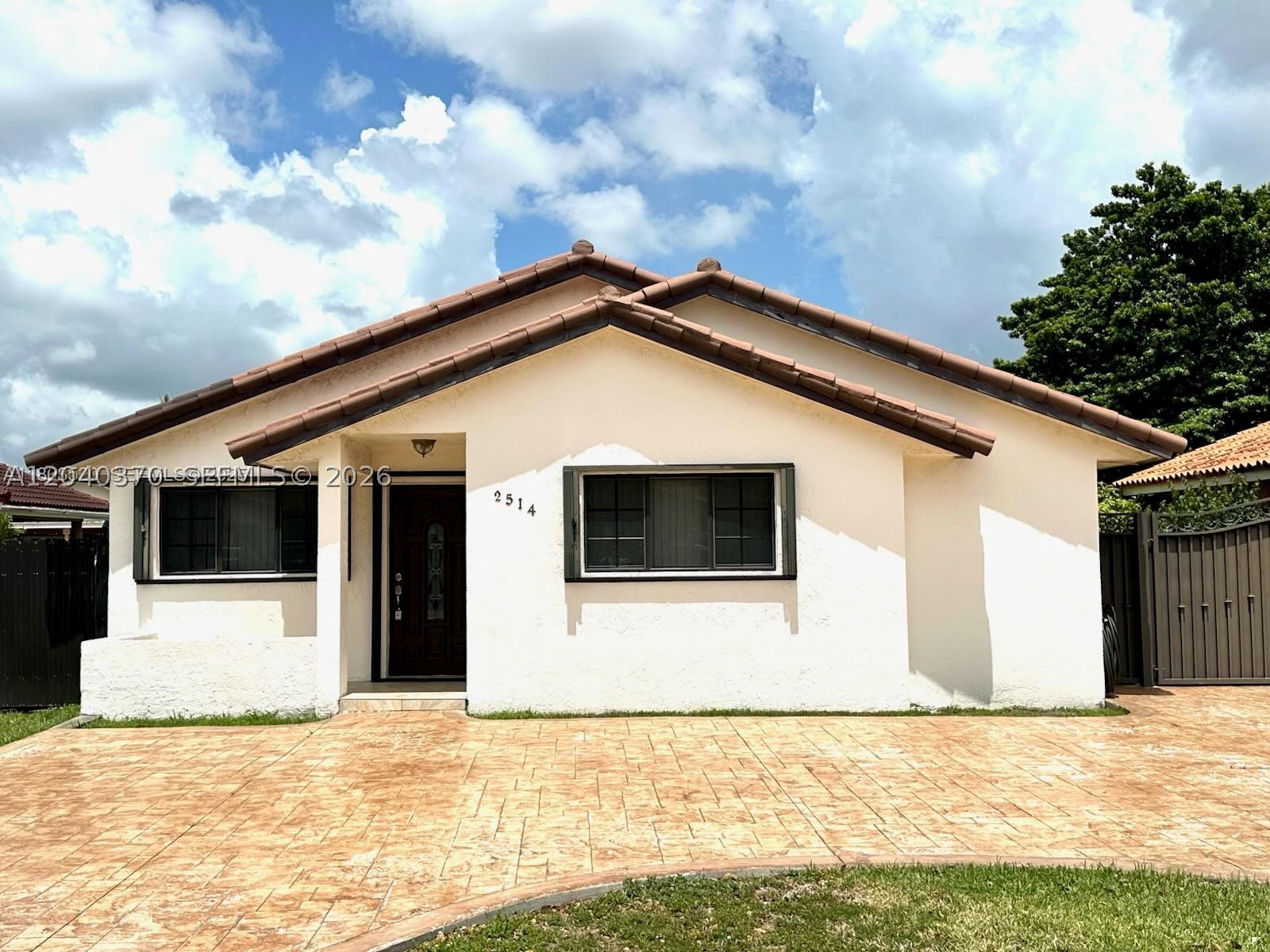 2514 SW 138th Ave - - Image 1