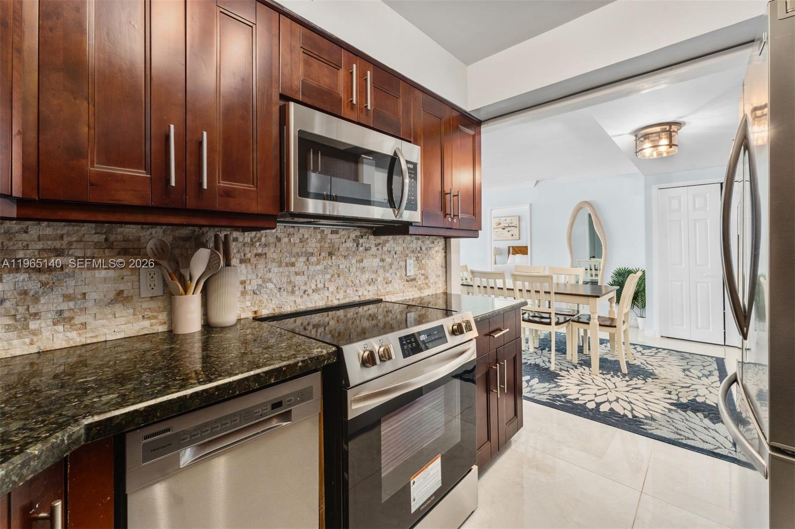 5225 Collins Ave 1108