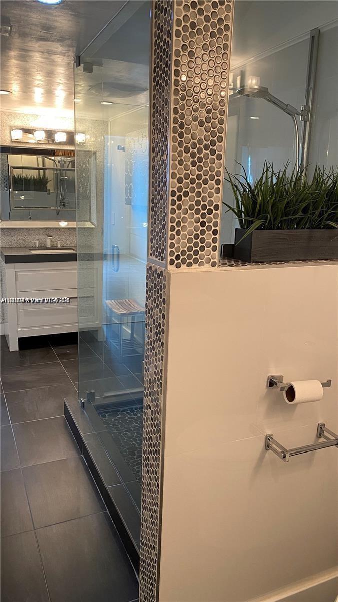 OCEANVIEW BUILDING A COND - Residential Lease