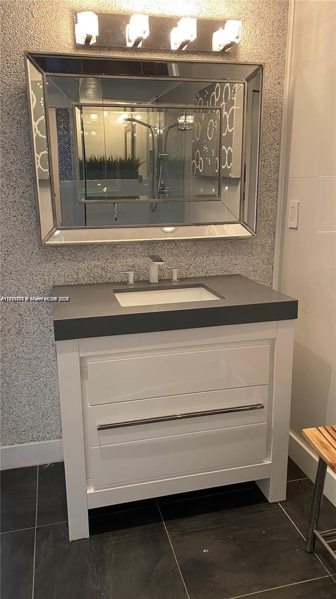 OCEANVIEW BUILDING A COND - Residential Lease