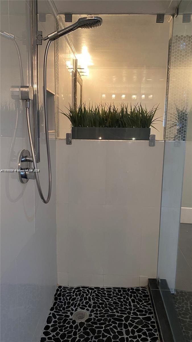 OCEANVIEW BUILDING A COND - Residential Lease