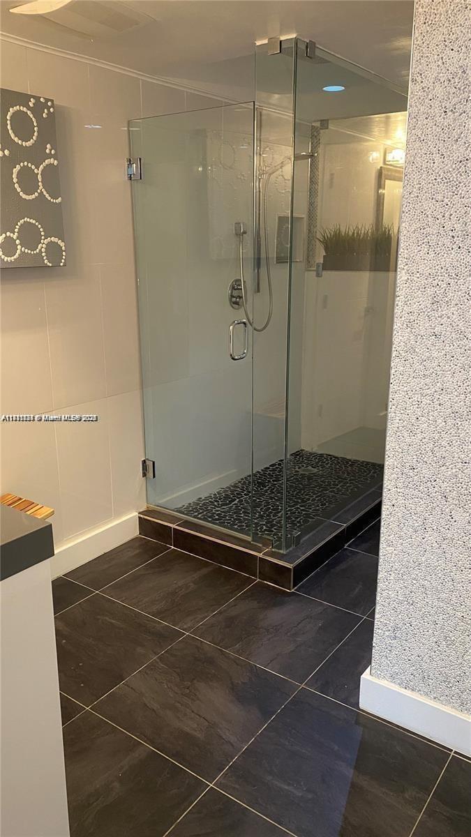 OCEANVIEW BUILDING A COND - Residential Lease