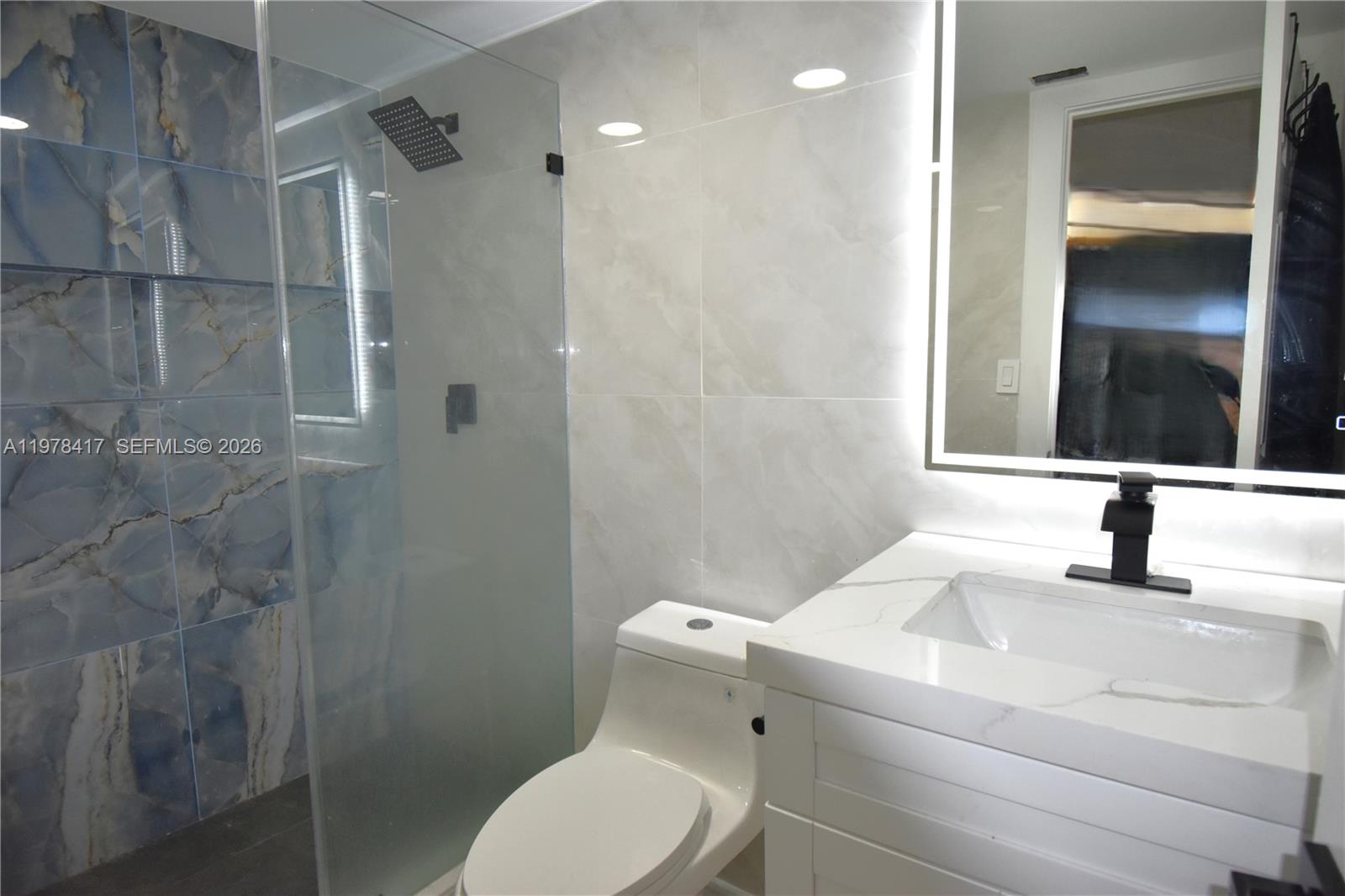 OMEGA CONDO NO 8 - Residential