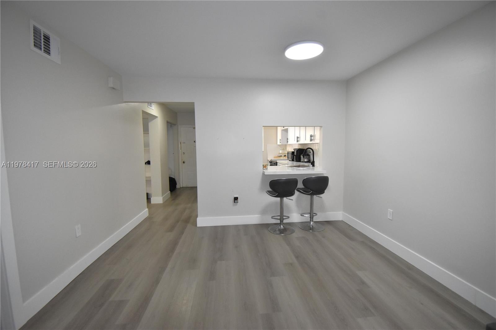 OMEGA CONDO NO 8 - Residential