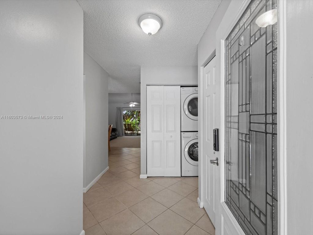 Photo of 206 Palmetto Ct, Jupiter, FL 33458 (MLS # A11603573)