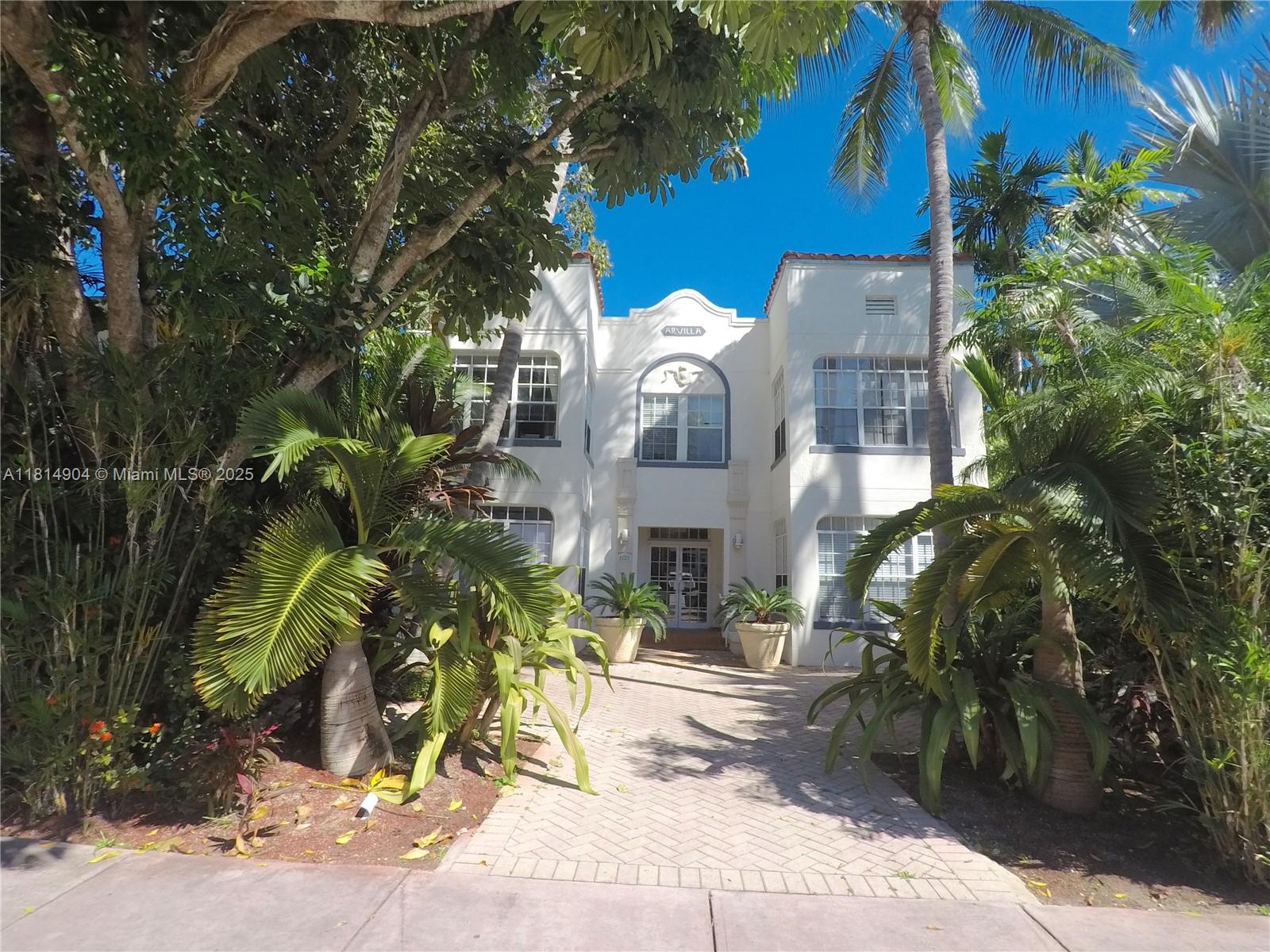 Rental Property at 1127 Euclid Ave 103, Miami Beach, Miami-Dade County, Florida - Bedrooms: 1 
Bathrooms: 1  - $2,300 MO.