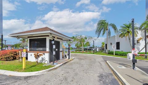 Tiny photo for 216 Lake Pointe Dr #224, Oakland Park, FL 33309 (MLS # A12006735)