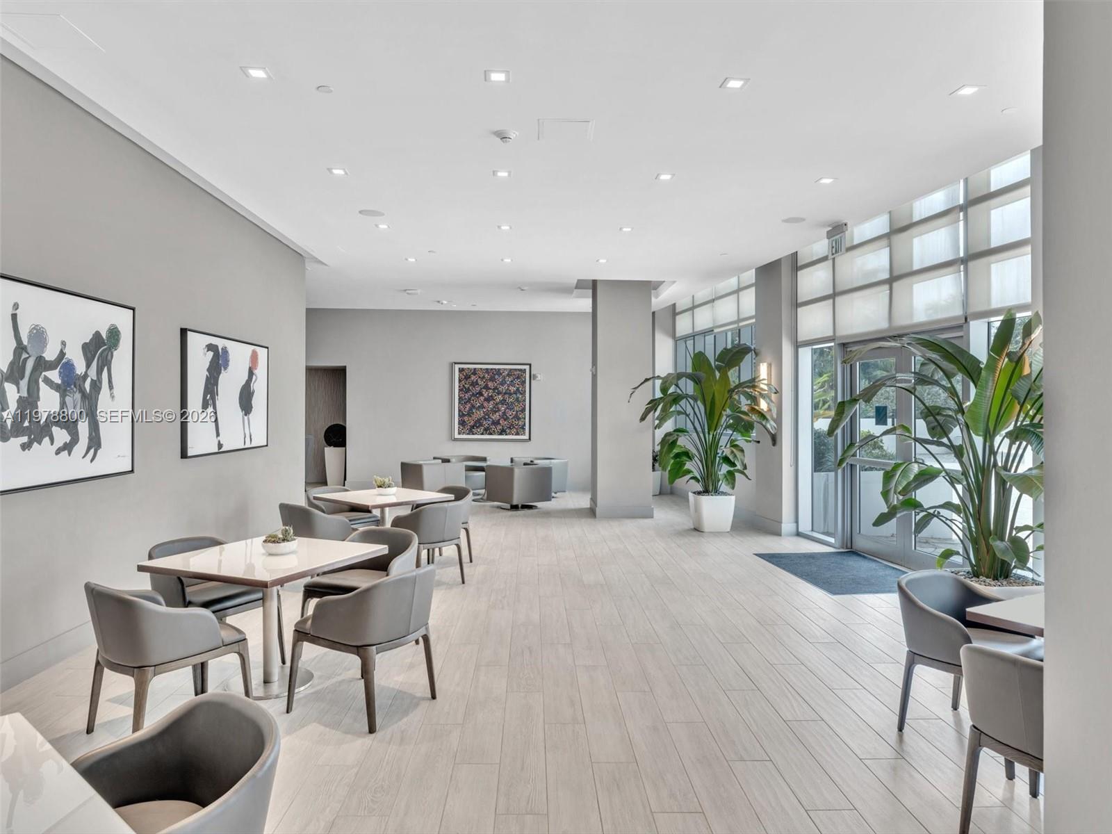 DIPLOMAT OCEANFRONT RESID - Residential