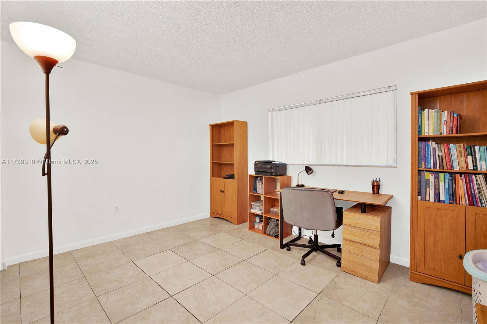 HORIZONS WEST CONDO #10 - Residential