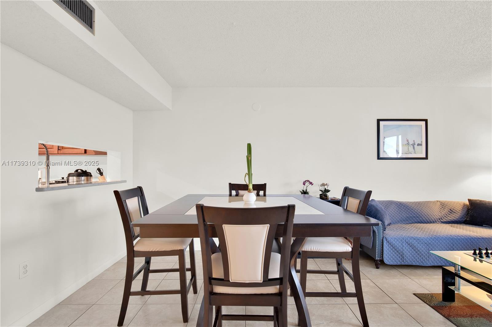 HORIZONS WEST CONDO #10 - Residential