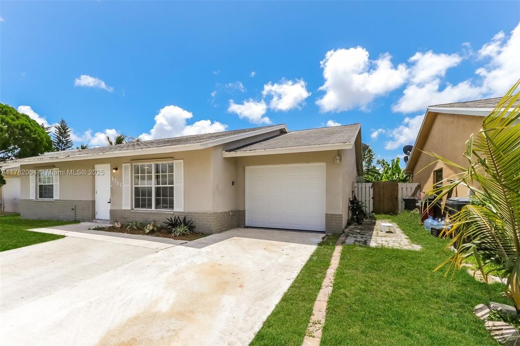 Photo of 6187 W Wauconda Way W, Lake Worth, FL 33463 (MLS # A11782004)