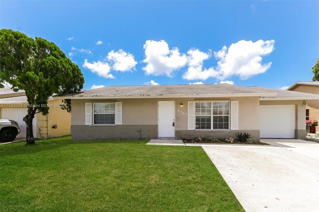 Photo of 6187 W Wauconda Way W, Lake Worth, FL 33463 (MLS # A11782004)