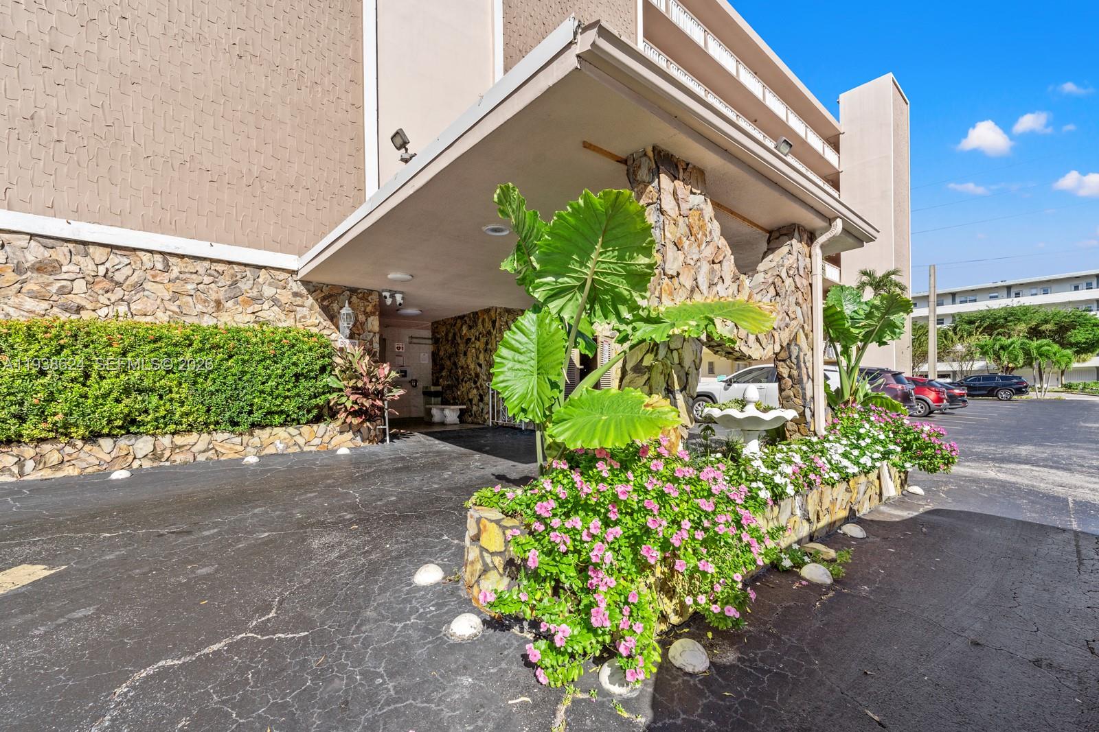 MEADOWBROOK CONDO APTS BL - Residential