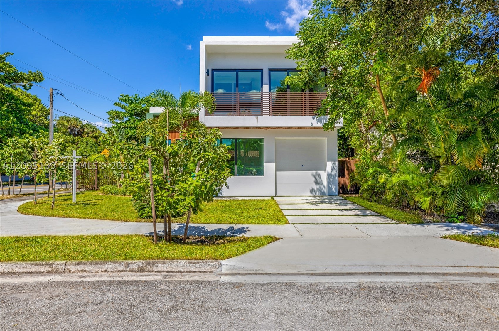 569 NW 44th St