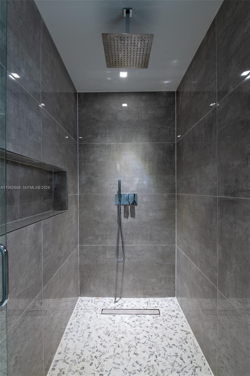 BAY CREST SEC 3 - Residential