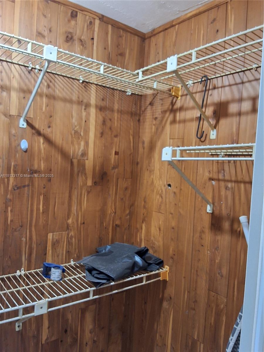 FOREST HILLS SOUTH - Residential Lease