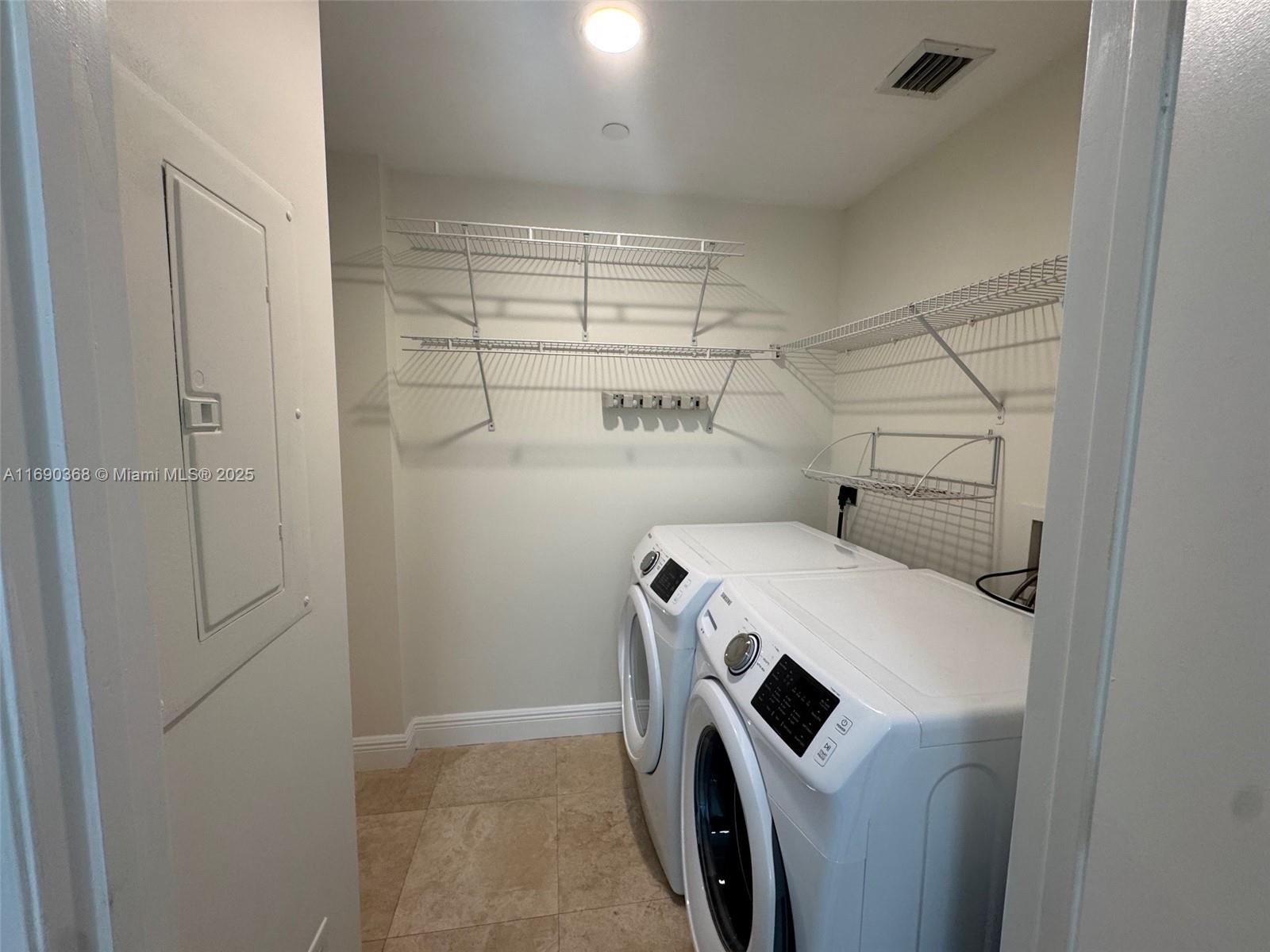 AVENTURA MARINA II - Residential