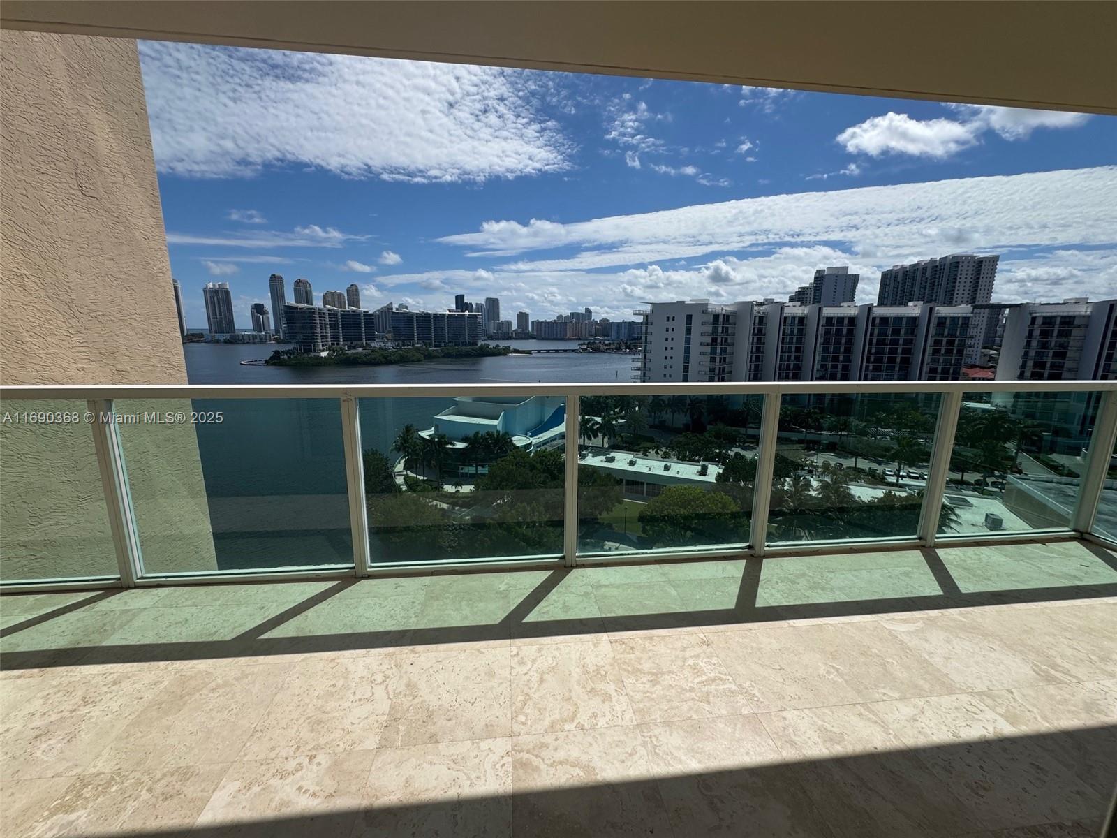 AVENTURA MARINA II - Residential