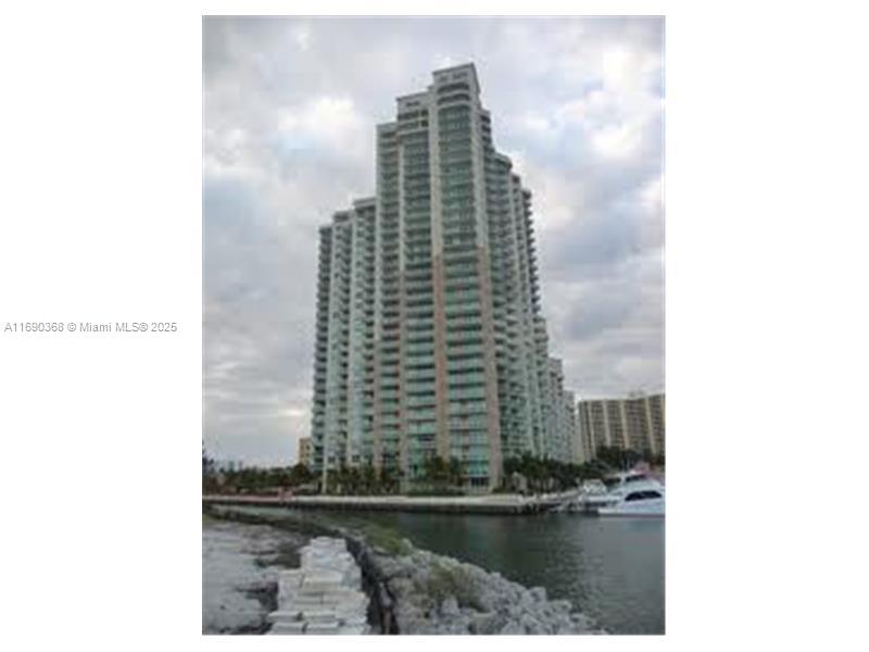AVENTURA MARINA II - Residential