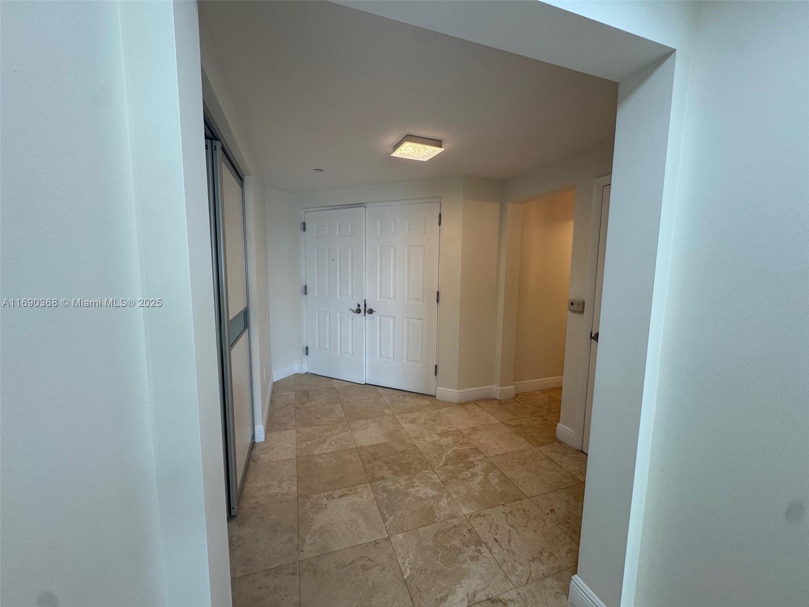 3330 NE 190 ST 1215