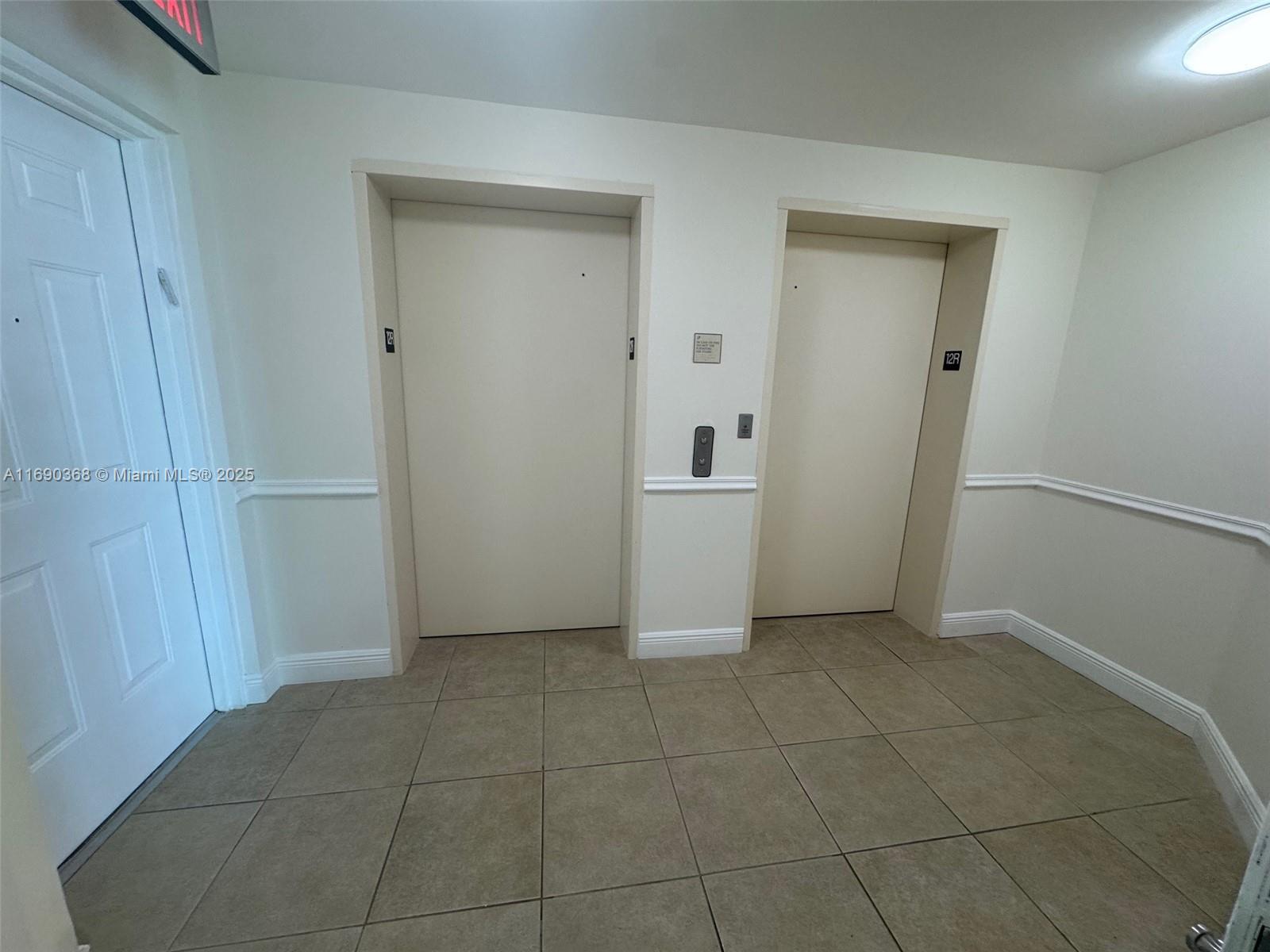3330 NE 190 ST 1215