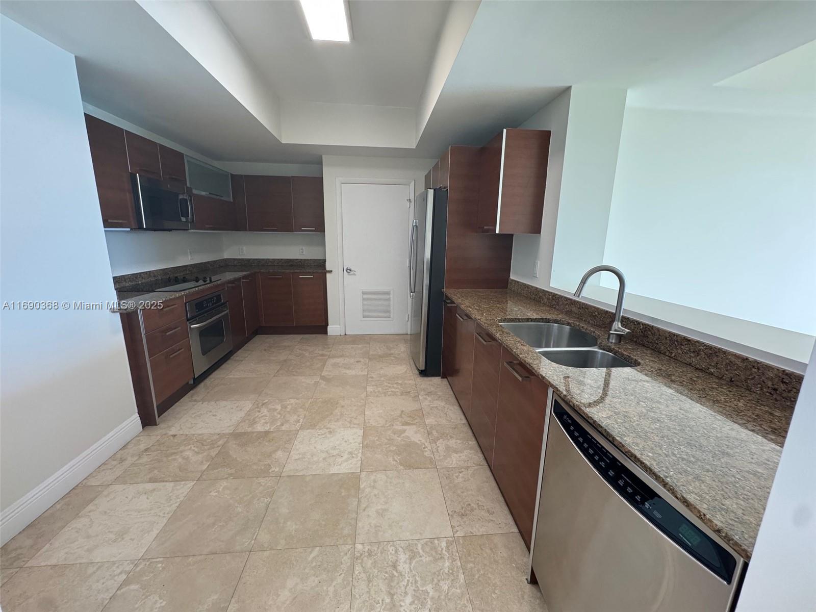 AVENTURA MARINA II - Residential