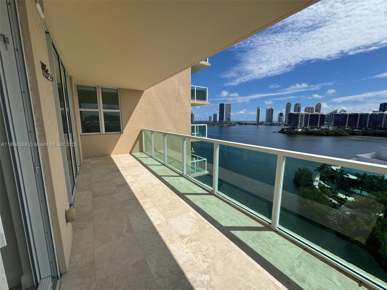 AVENTURA MARINA II - Residential