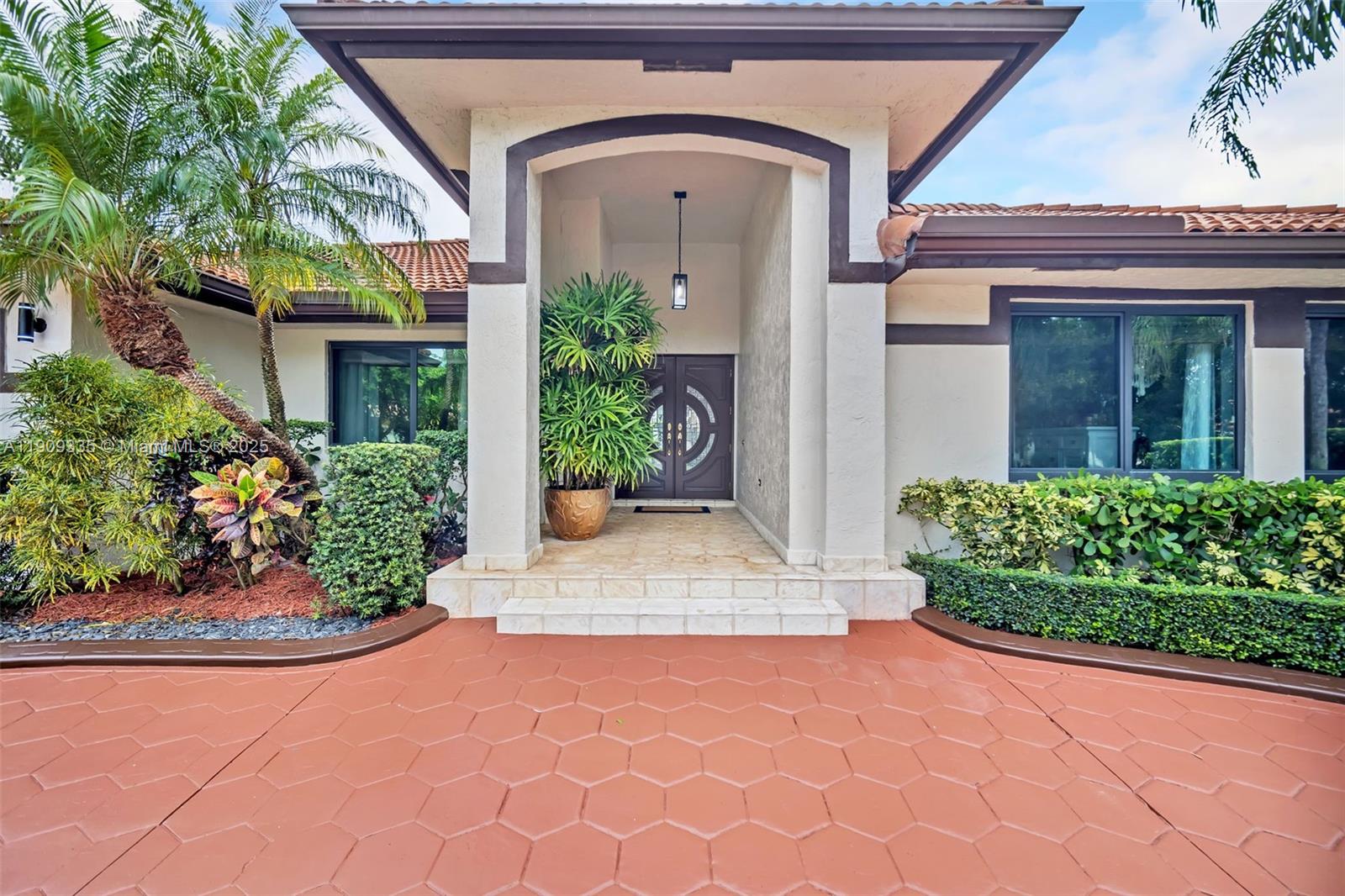 HAMMOCKS SHORES 3RD ADDN - Residential