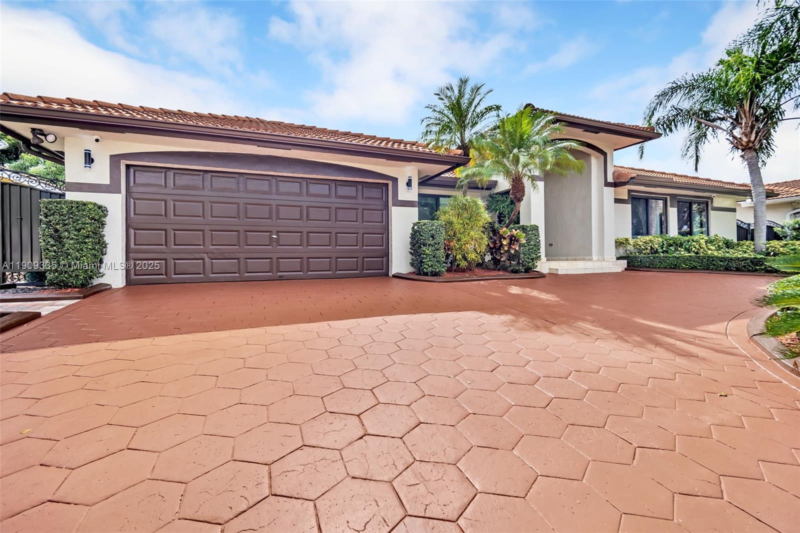 HAMMOCKS SHORES 3RD ADDN - Residential