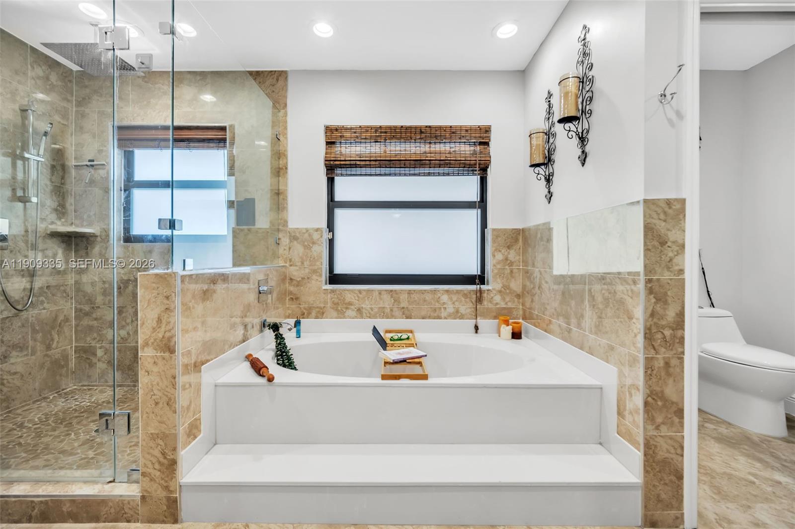 HAMMOCKS SHORES 3RD ADDN - Residential