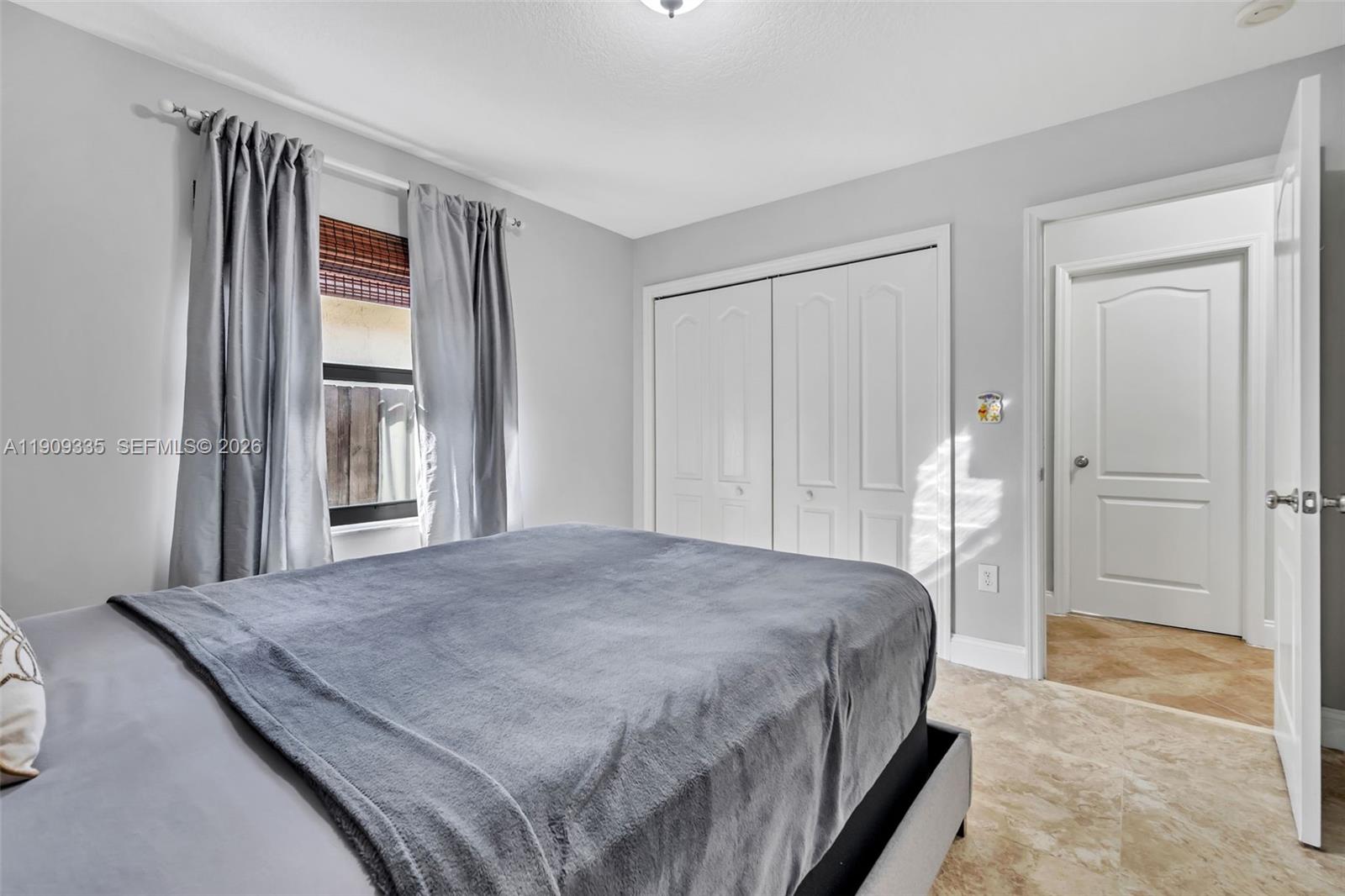 HAMMOCKS SHORES 3RD ADDN - Residential